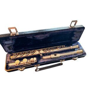 Armstrong‎ Flute With Hard Carrying Case